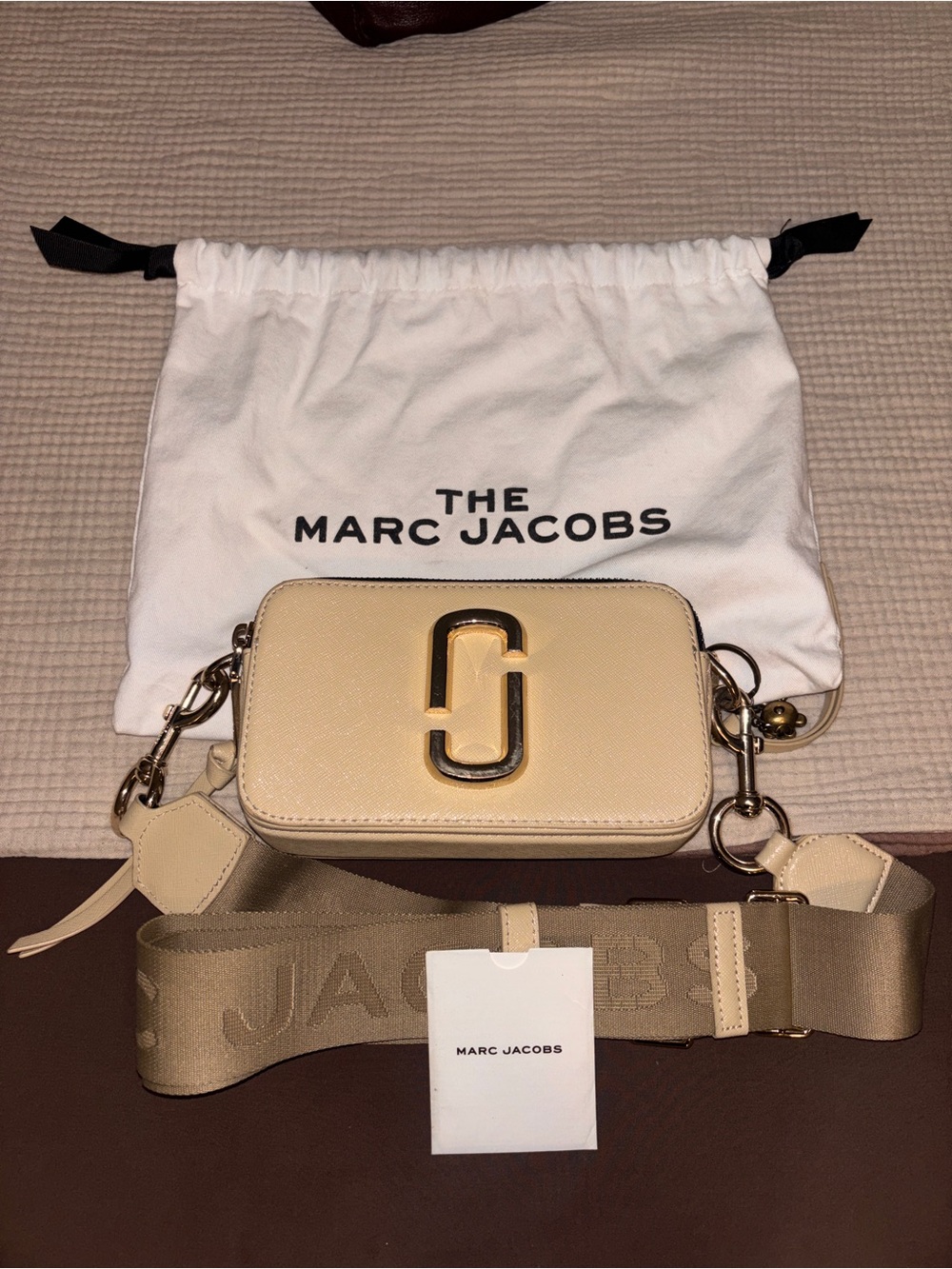 Pre-loved Marc Jacobs beige crossbody bag 🤎